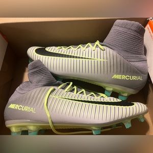 New in box, super rare NIKE MERCURIAL VELOCE III DF FG